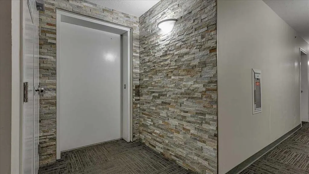 3 Broadway Rise #410