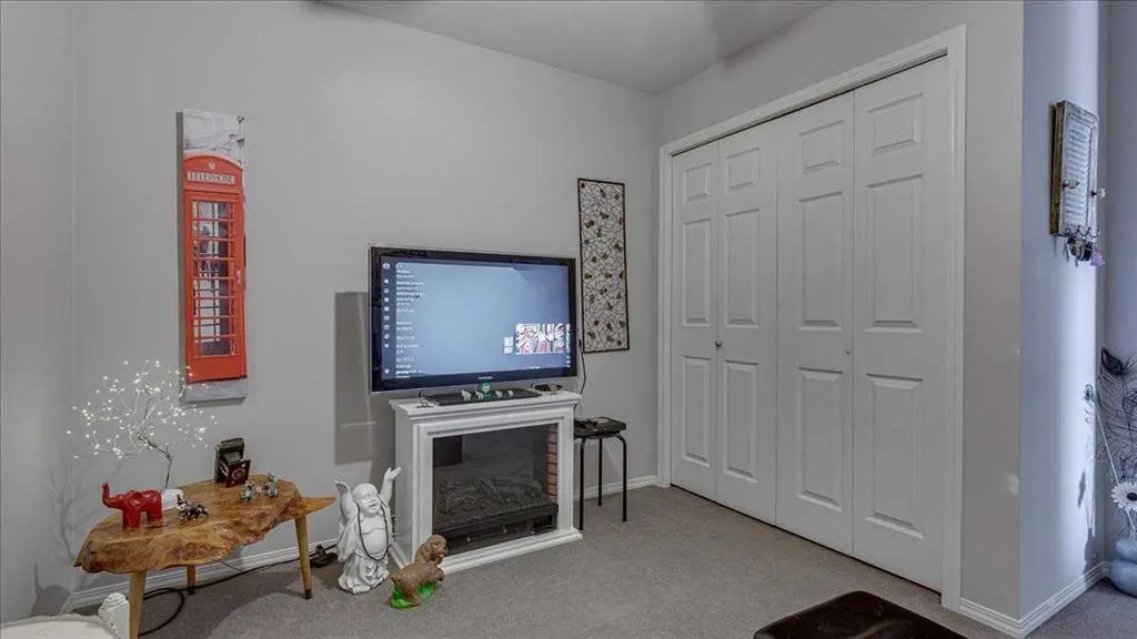 3 Broadway Rise #410
