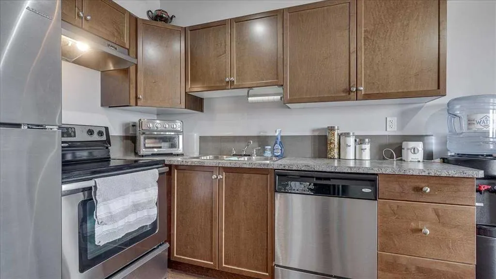 3 Broadway Rise #410