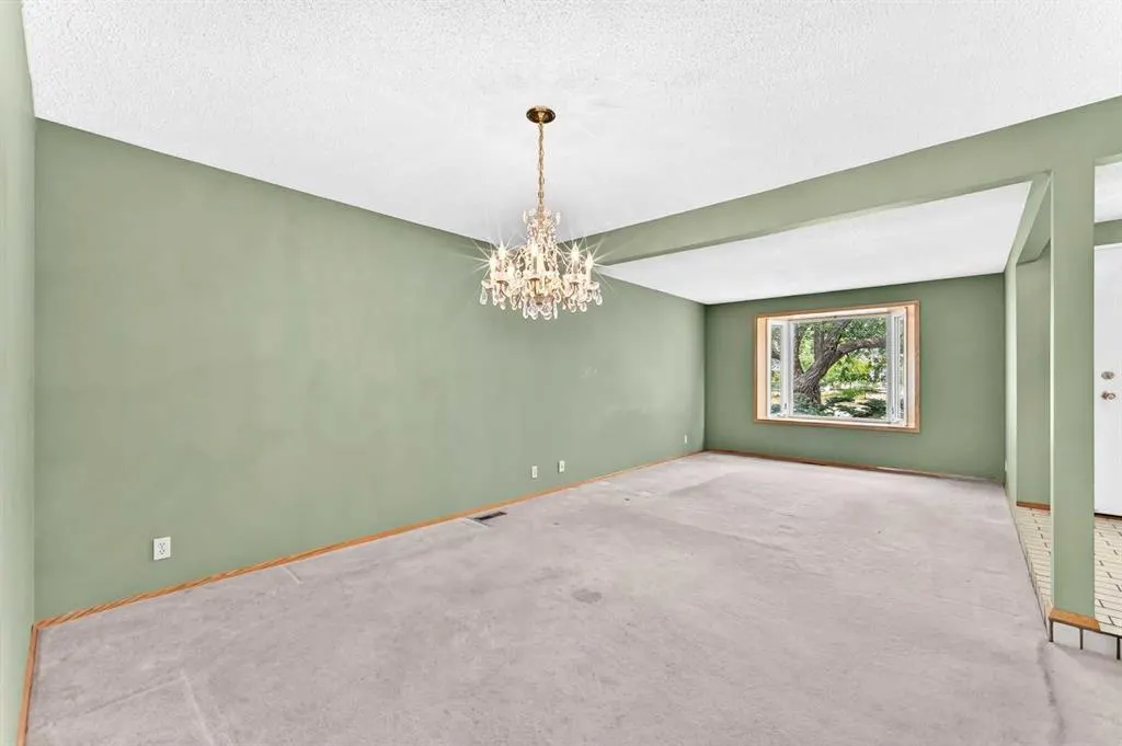 128 Erin Woods Drive SE