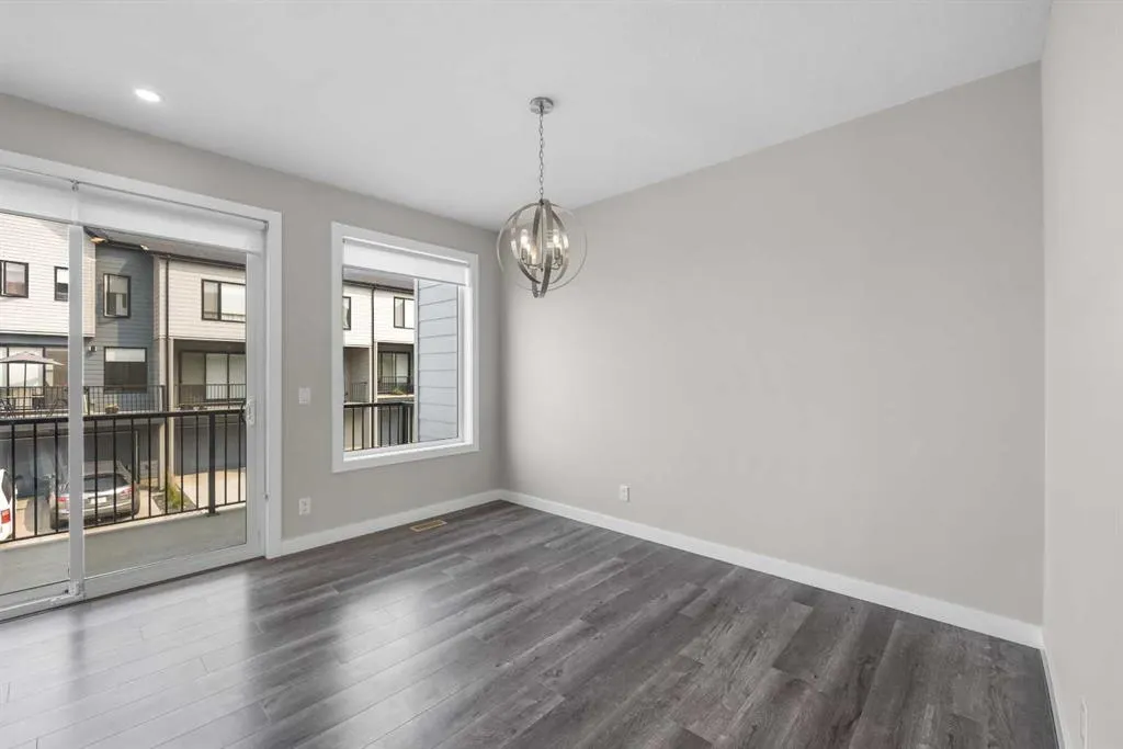 615 Evanston Link NW
