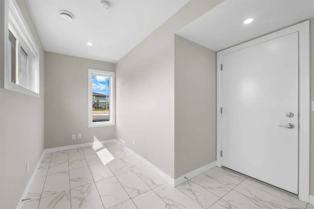 615 Evanston Link NW