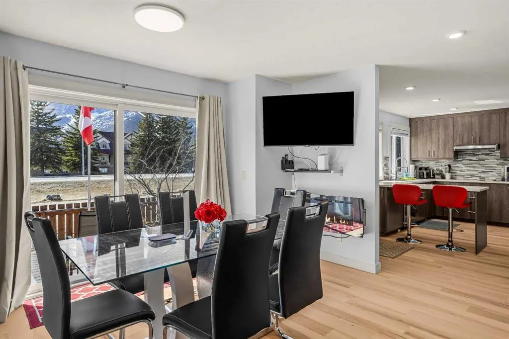 1406 2nd Avenue #1