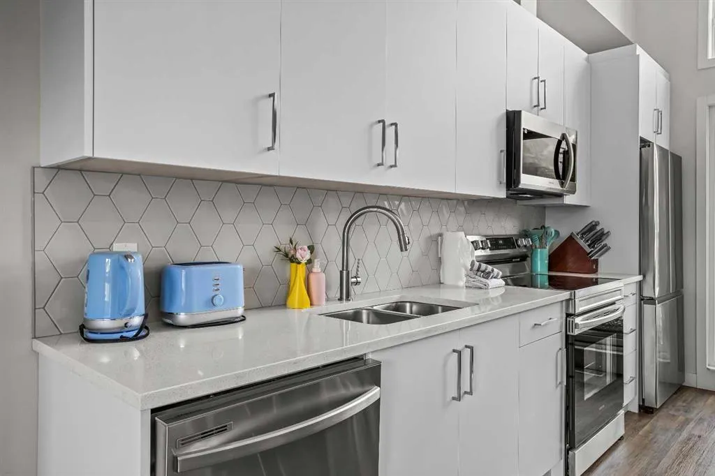 105 Kananaskis Way #207
