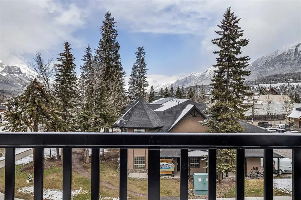 105 Kananaskis Way #207