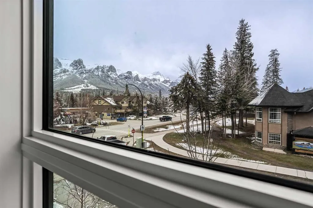 105 Kananaskis Way #207