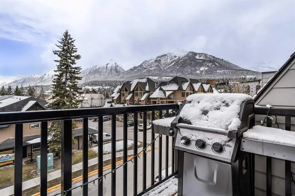 105 Kananaskis Way #207