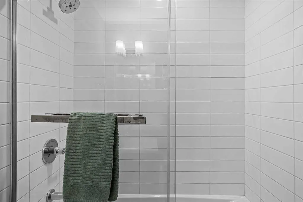 105 Kananaskis Way #207