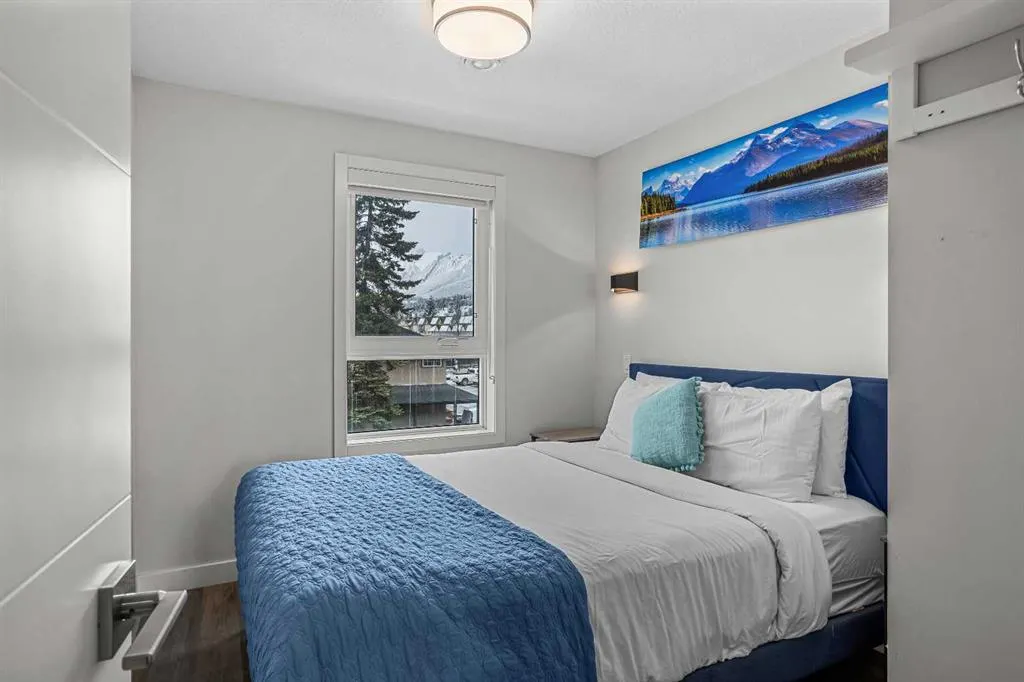 105 Kananaskis Way #207