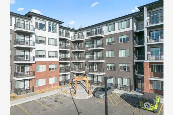 395 Skyview Parkway NE