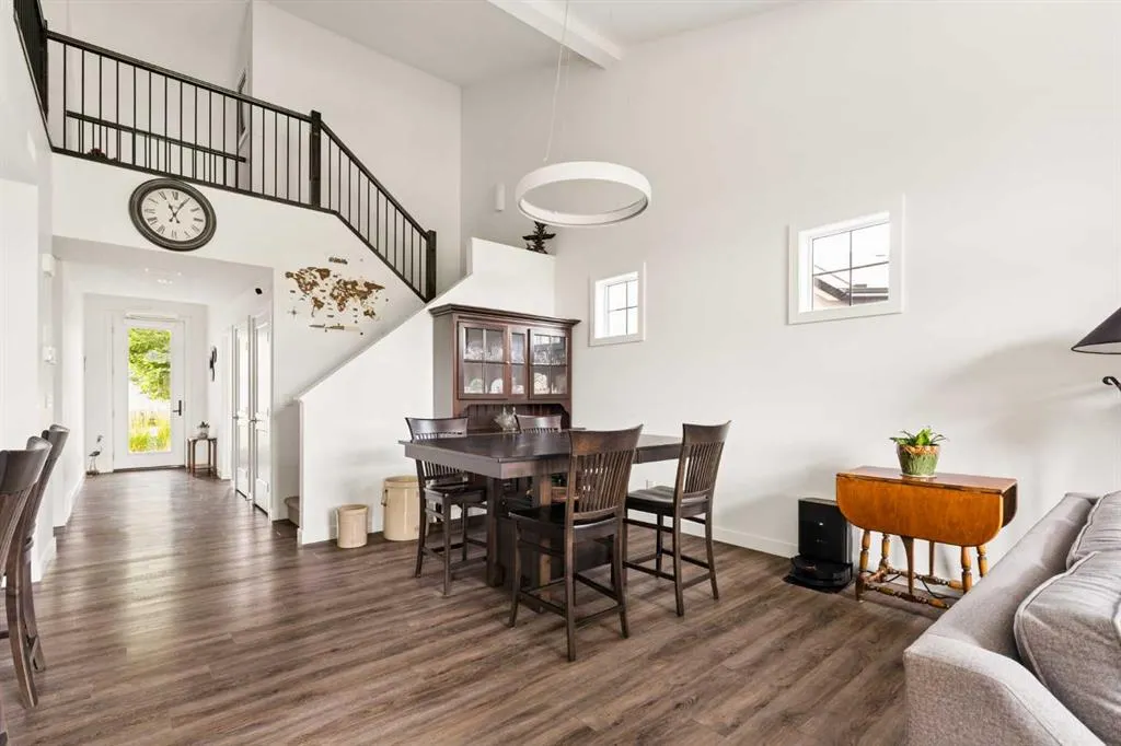 25 Quarry Common SE