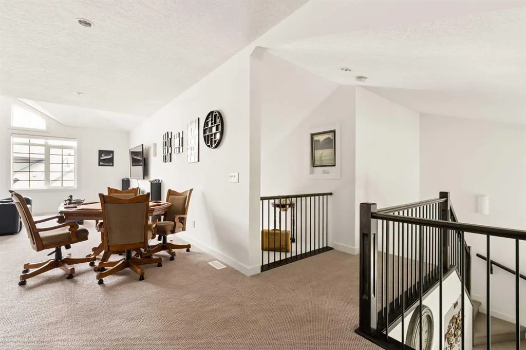 25 Quarry Common SE