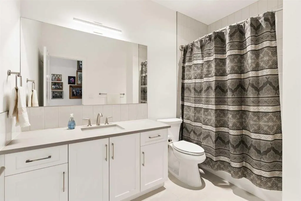 25 Quarry Common SE