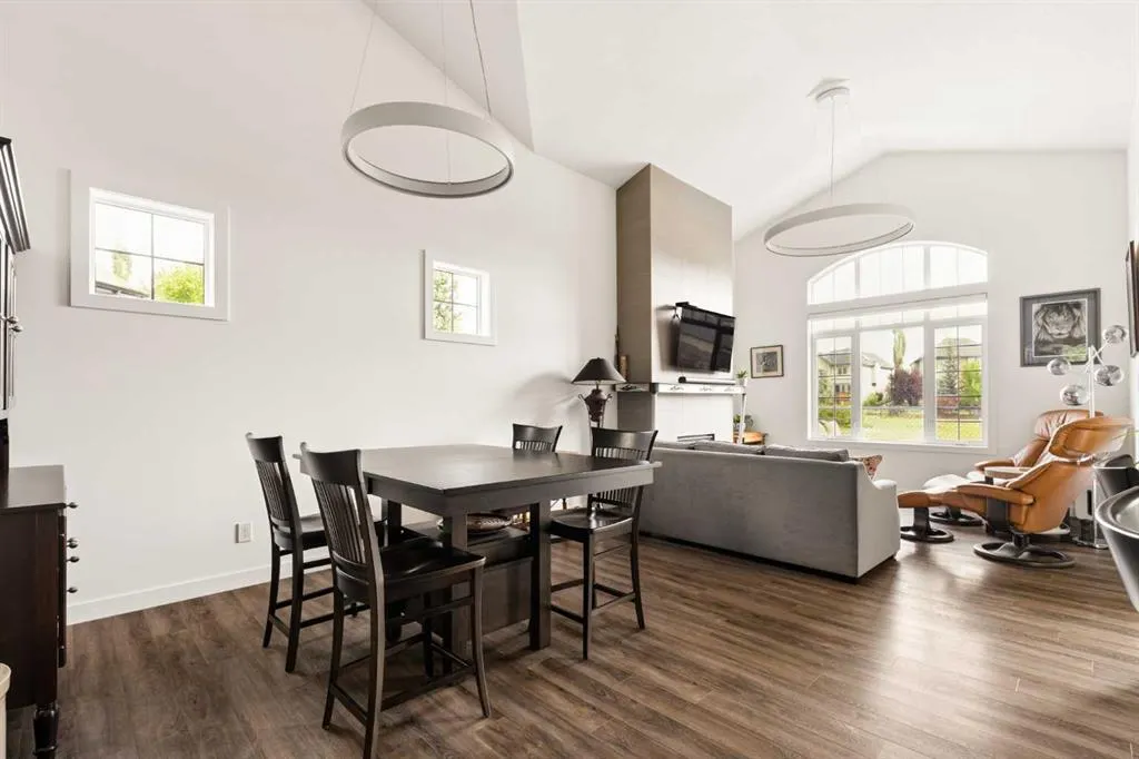 25 Quarry Common SE