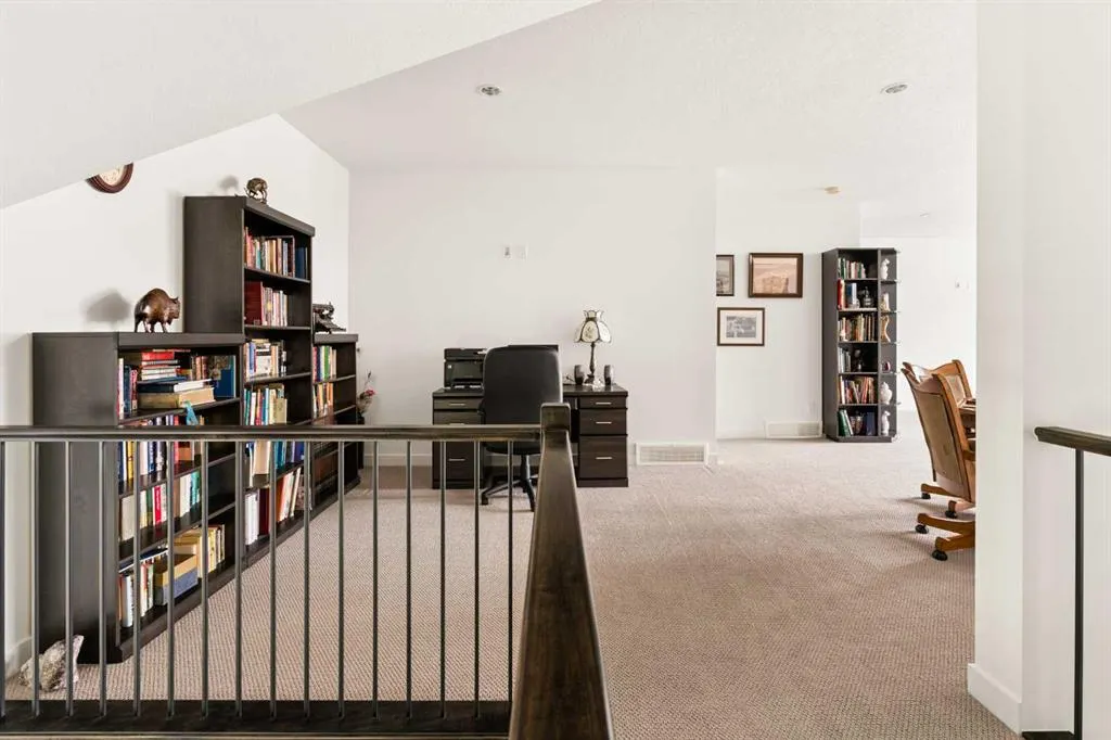 25 Quarry Common SE