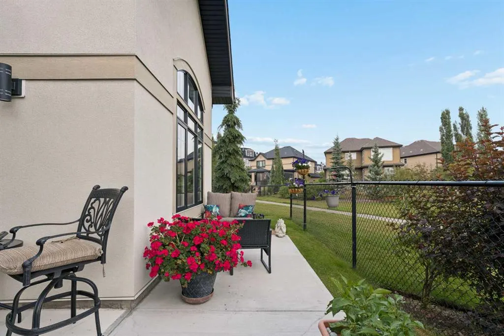 25 Quarry Common SE