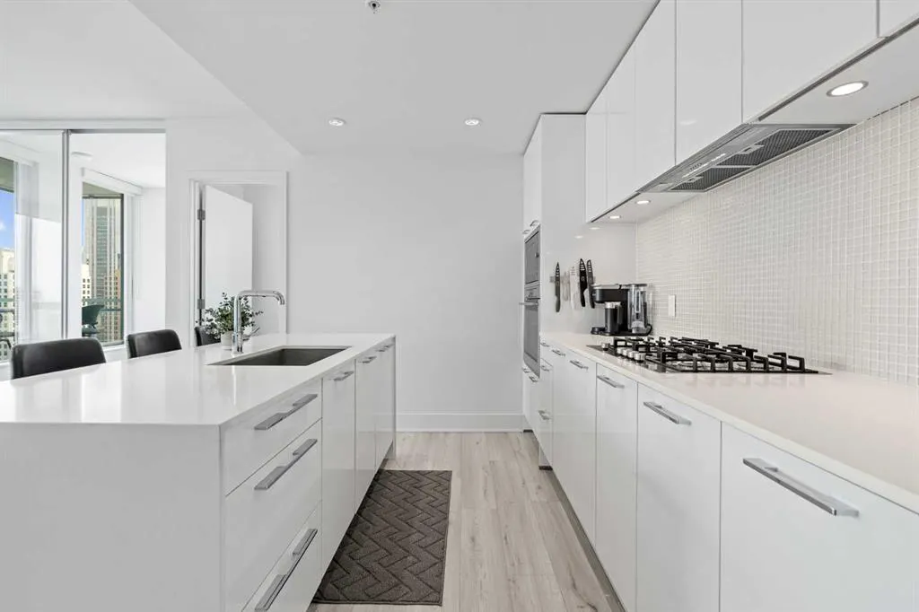 901 10 Avenue SW #2206