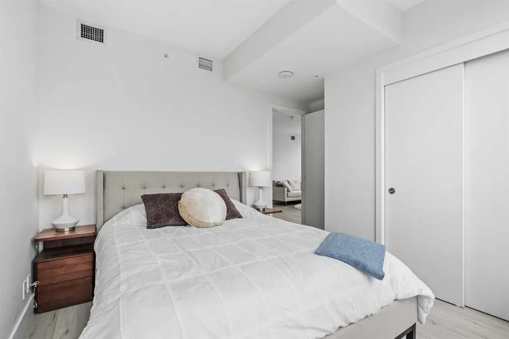 901 10 Avenue SW #2206
