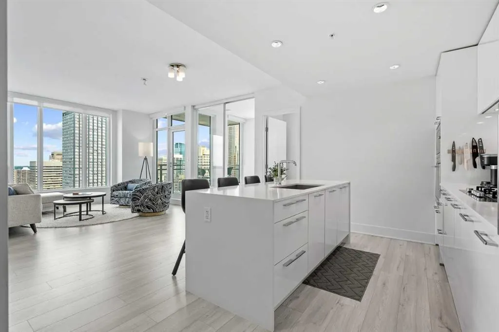 901 10 Avenue SW #2206