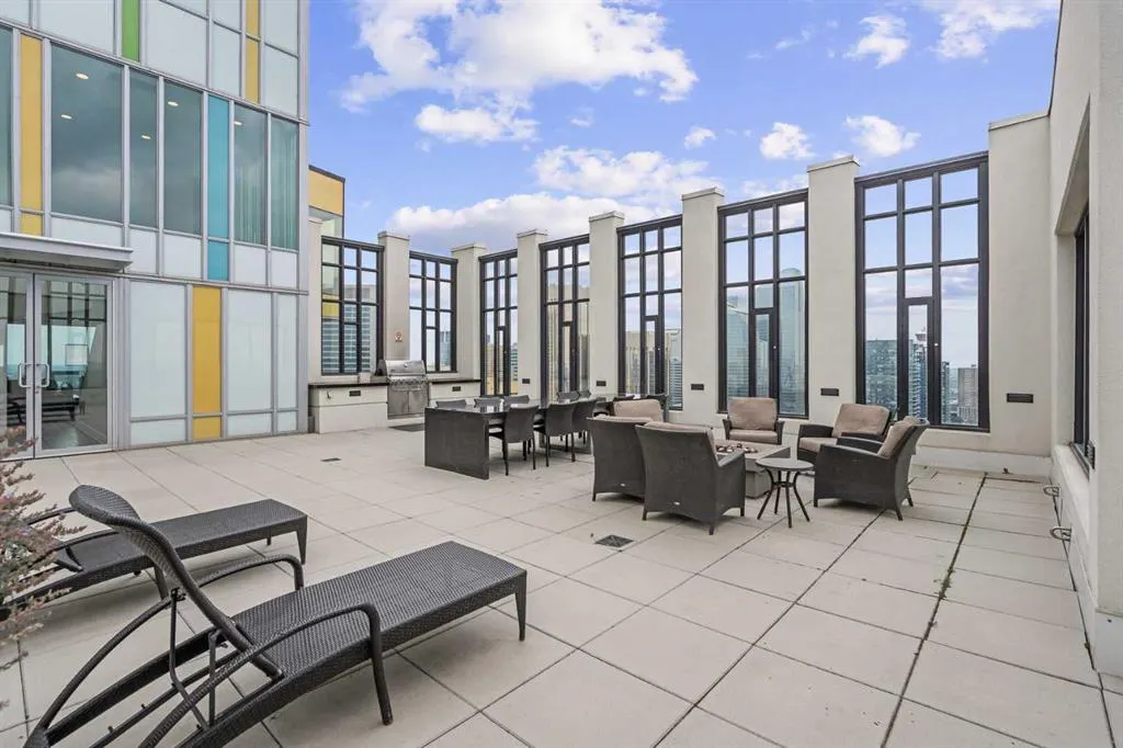 901 10 Avenue SW #2206