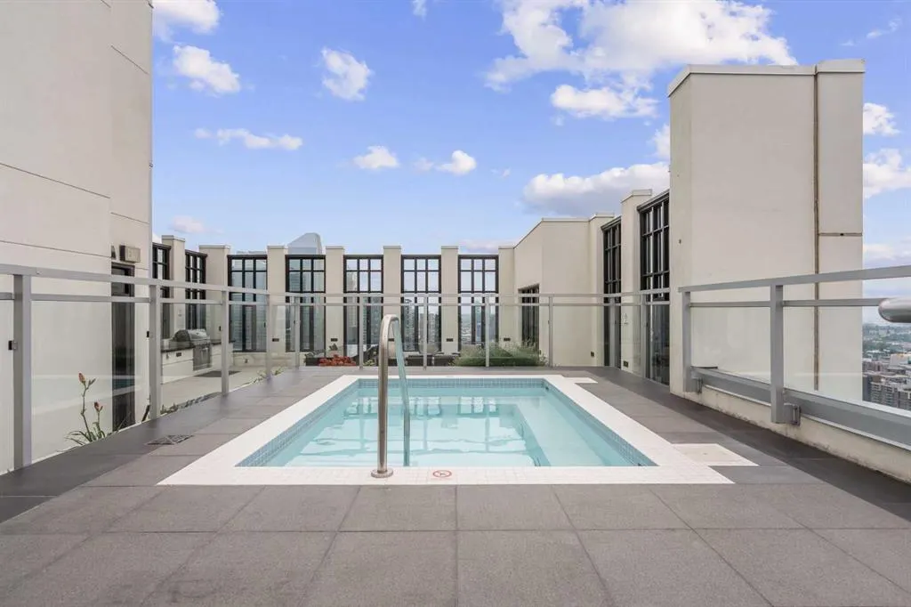 901 10 Avenue SW #2206
