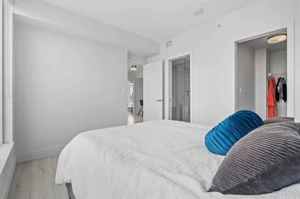 901 10 Avenue SW #2206