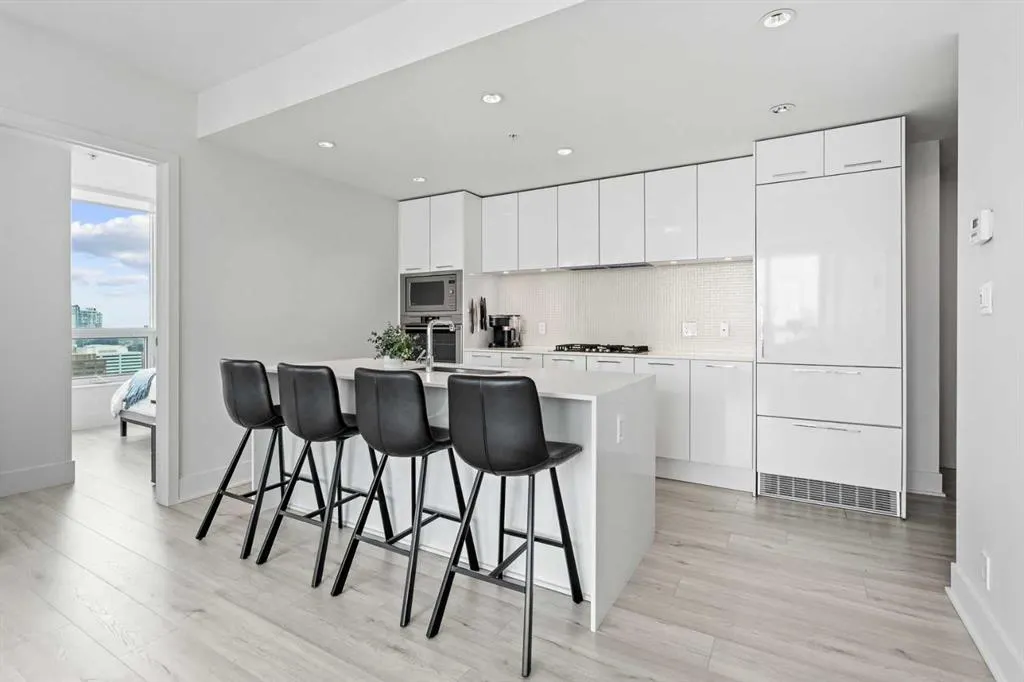 901 10 Avenue SW #2206