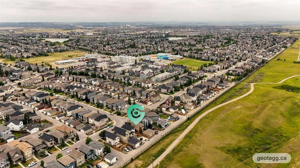 360 Marquis Heights SE