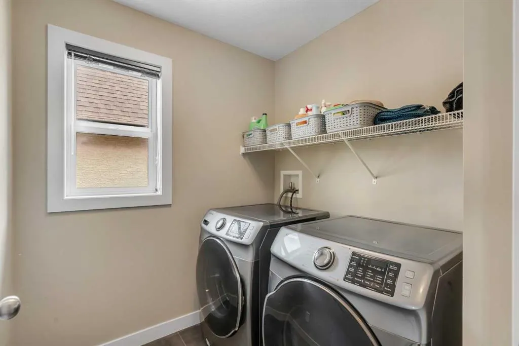 360 Marquis Heights SE