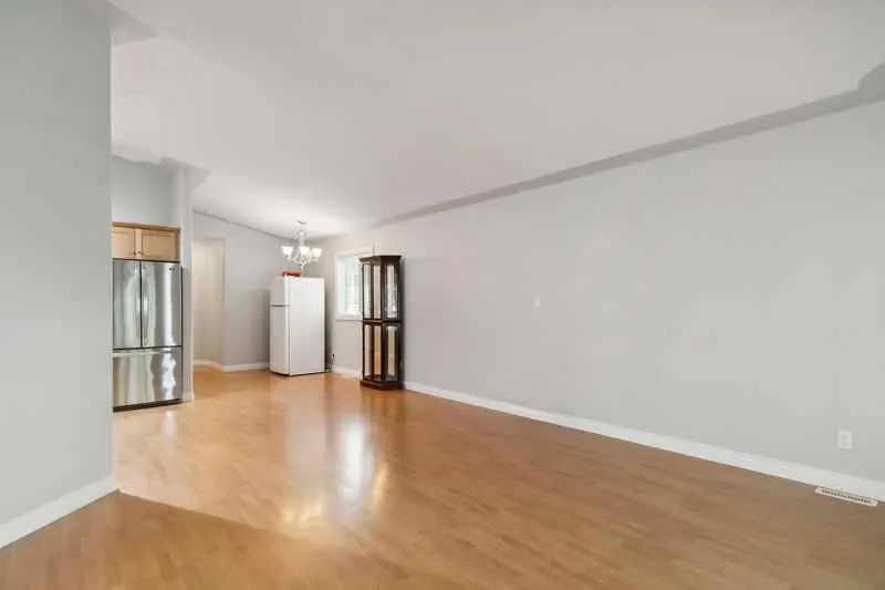 221 Ash Way