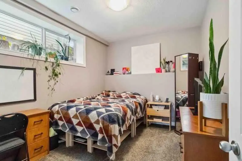 221 Ash Way