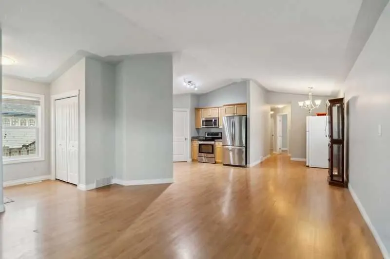 221 Ash Way