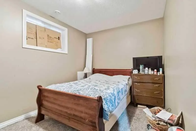 221 Ash Way
