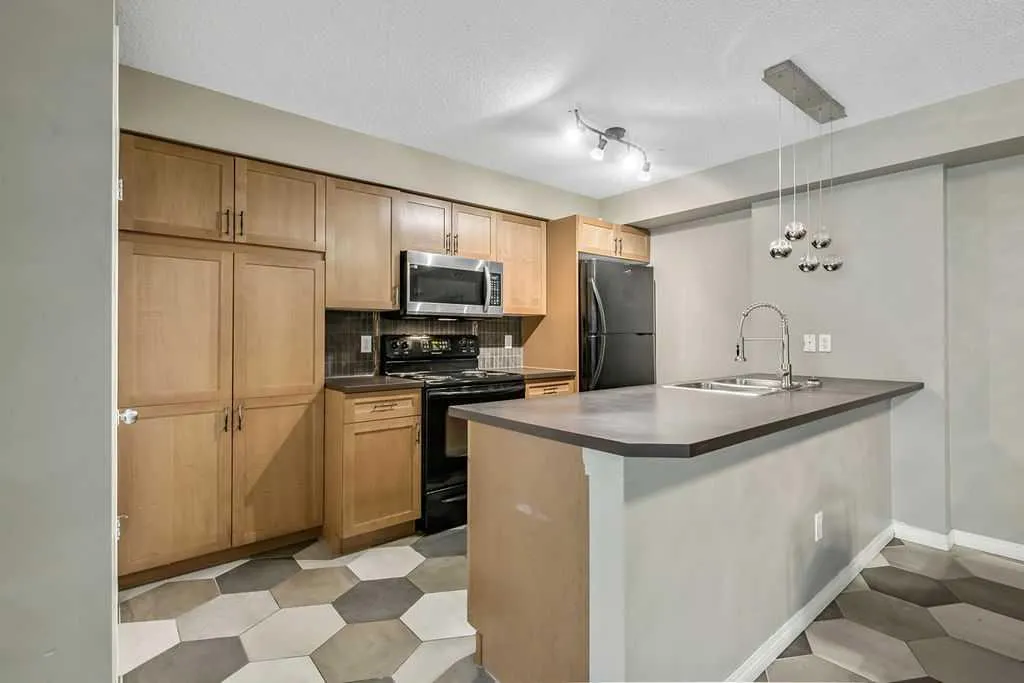 21 Mckenzie Towne Gate SE #2