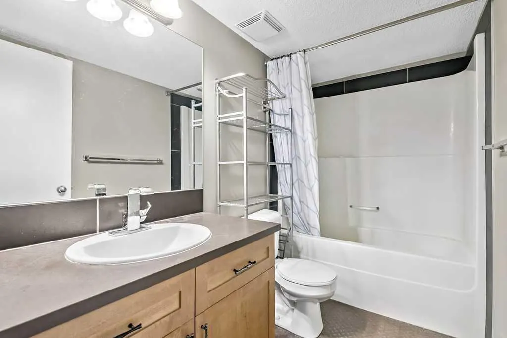21 Mckenzie Towne Gate SE #2
