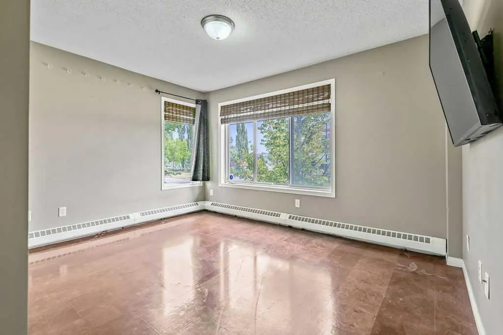21 Mckenzie Towne Gate SE #2