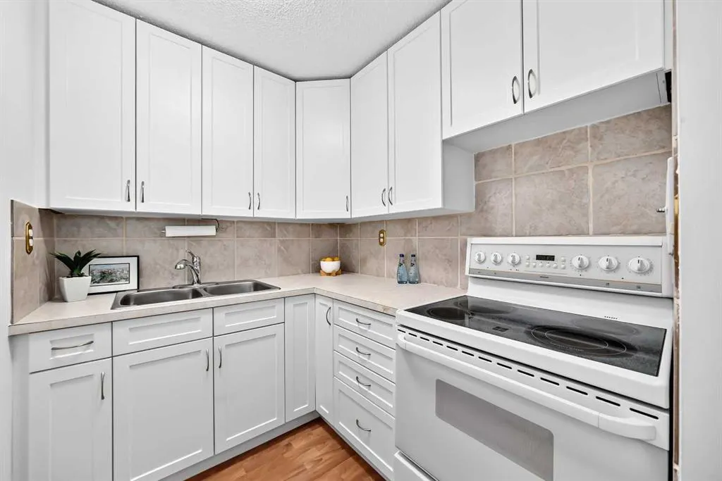 11010 Bonaventure Drive SE #403