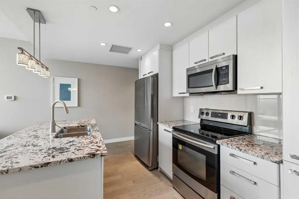225 11 Avenue SE #1404