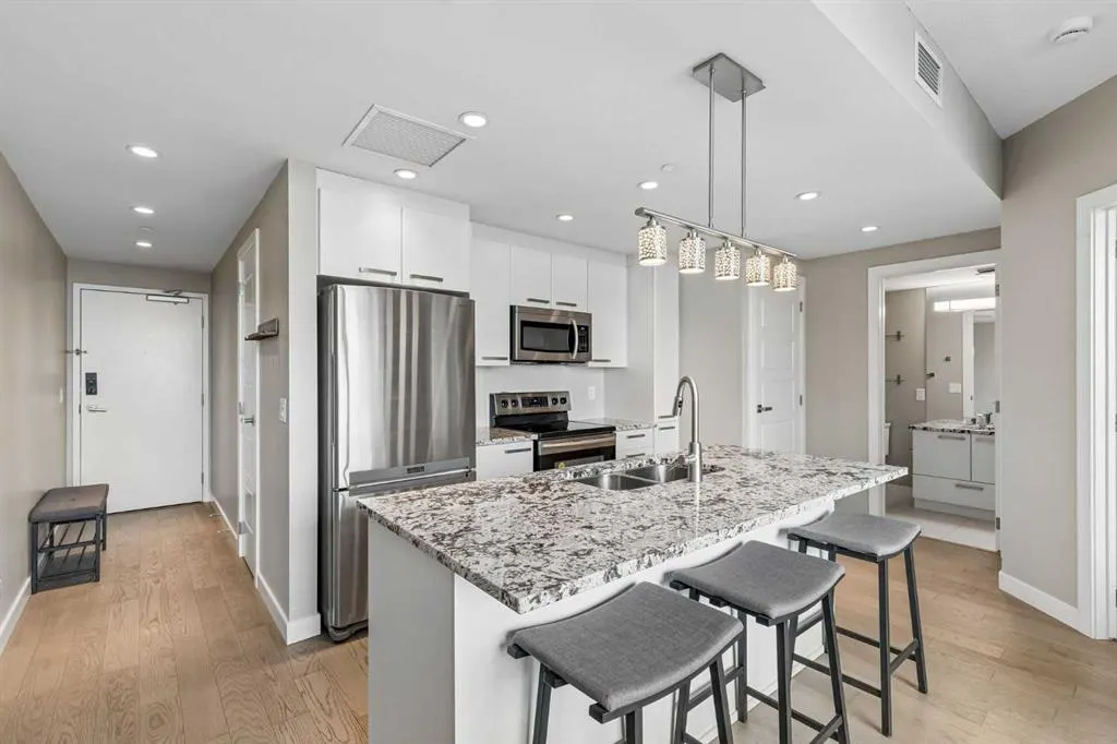 225 11 Avenue SE #1404