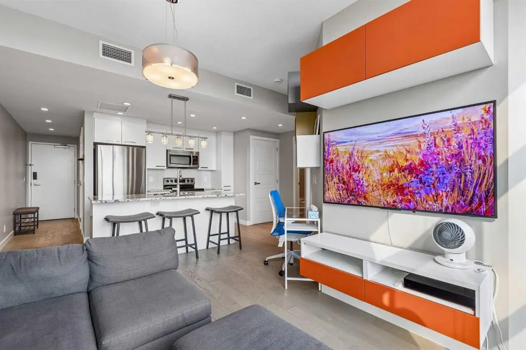 225 11 Avenue SE #1404