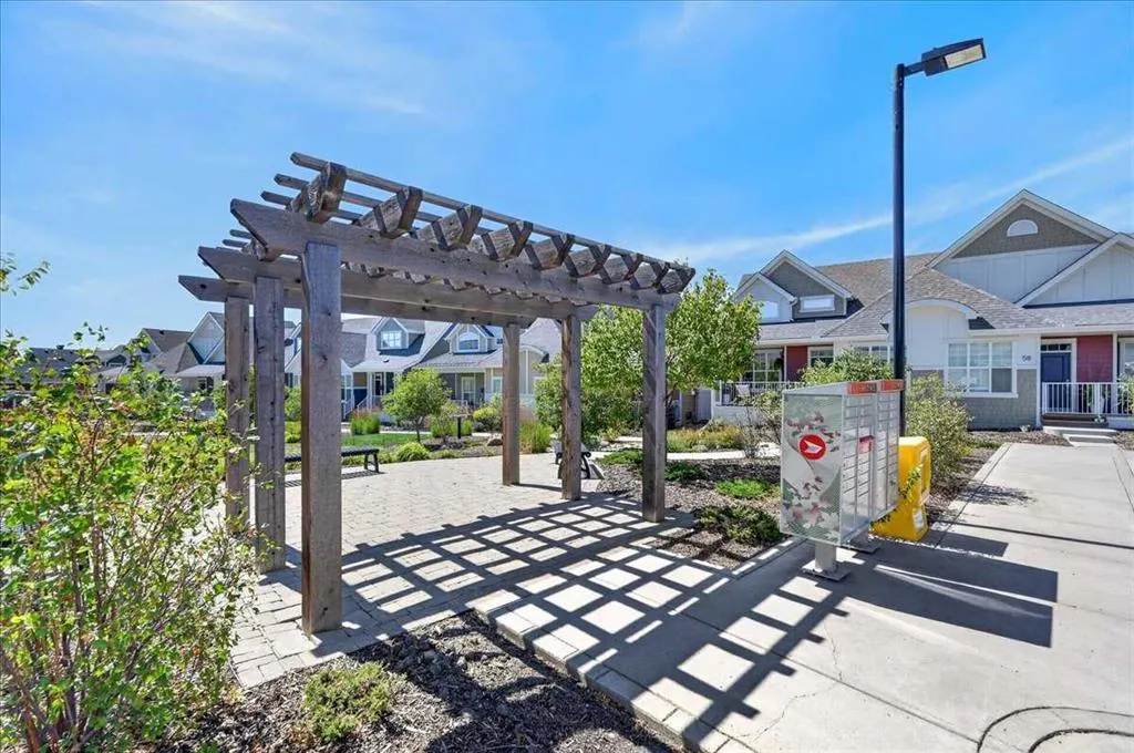 9 Drake Landing Square