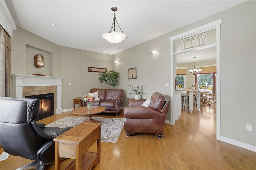 4203 41 Street Close