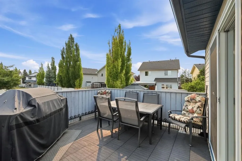 76 Crystalridge Crescent