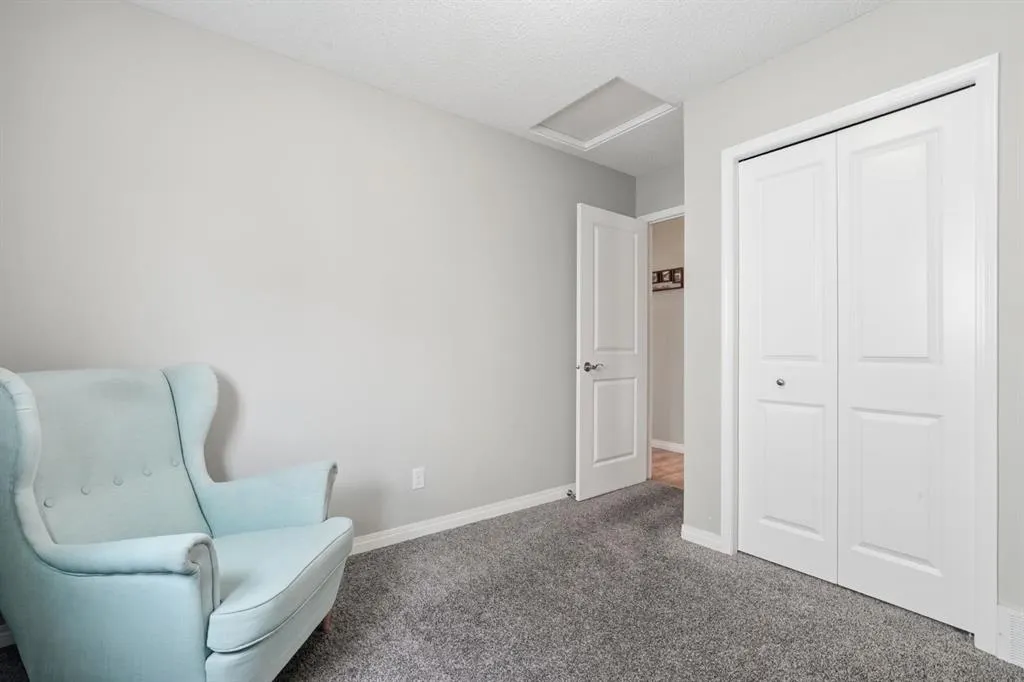 76 Crystalridge Crescent