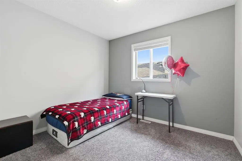 76 Crystalridge Crescent