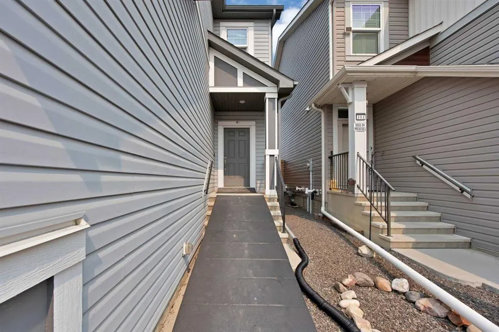 256 Auburn Glen Close SE