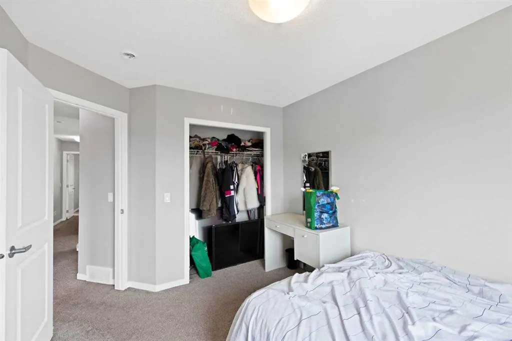 256 Auburn Glen Close SE