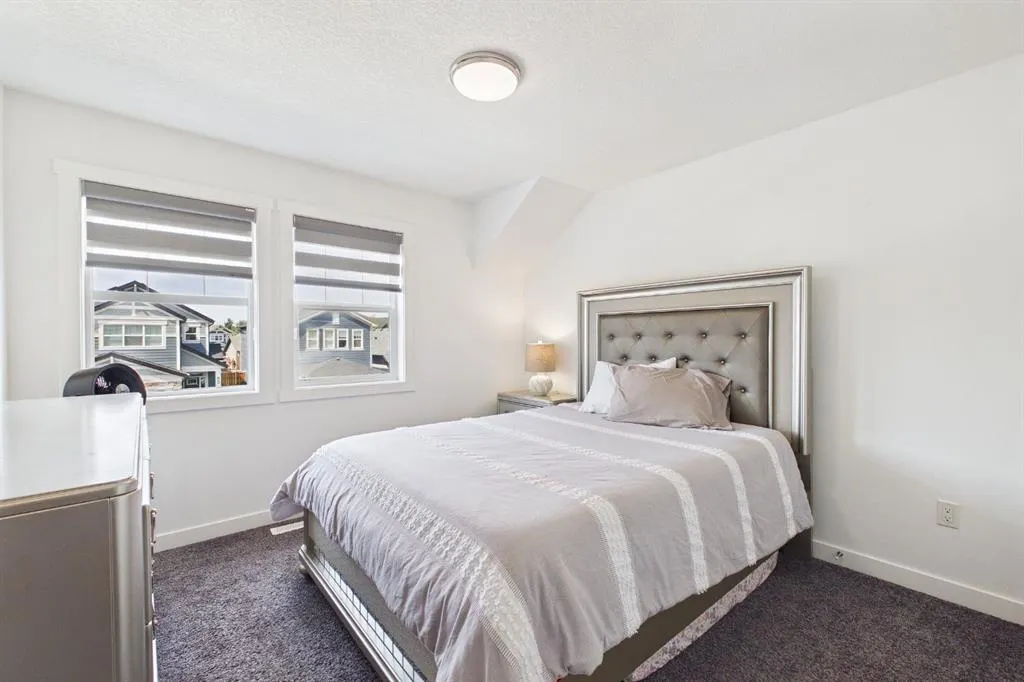 66 Legacy Glen Crescent SE