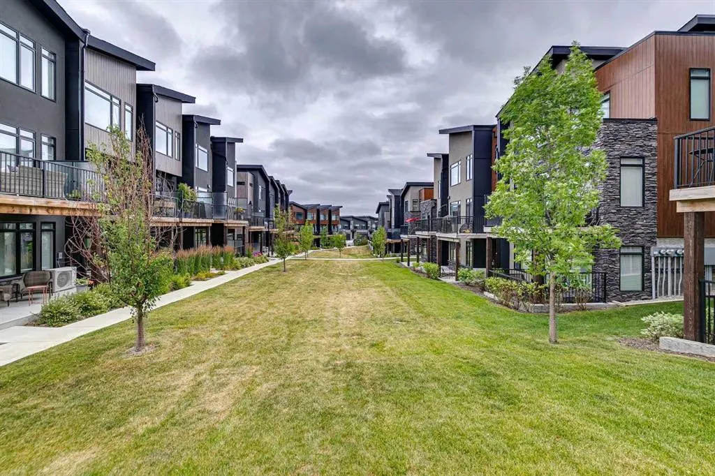 17 Royal Elm Green NW