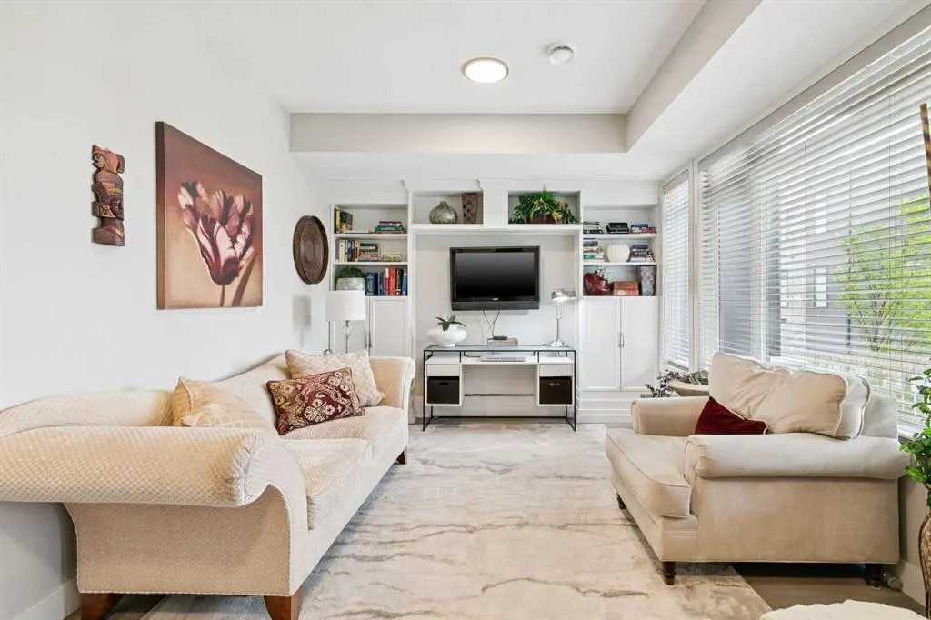 17 Royal Elm Green NW